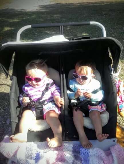 Lowana's twin baby sisters have twice the fun under the sun in their cute sunnies!